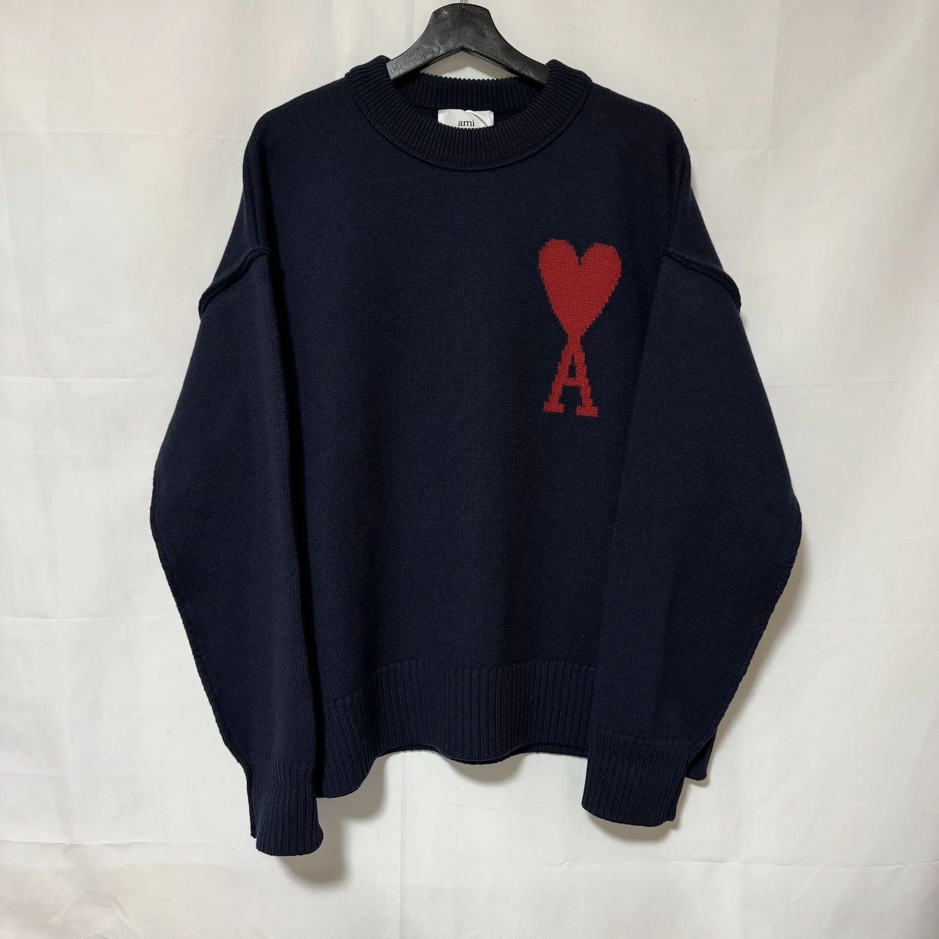 AMI PARIS  |Crew Neck Heart Unisex Wool Long Sleeves V-neck & Crew neck