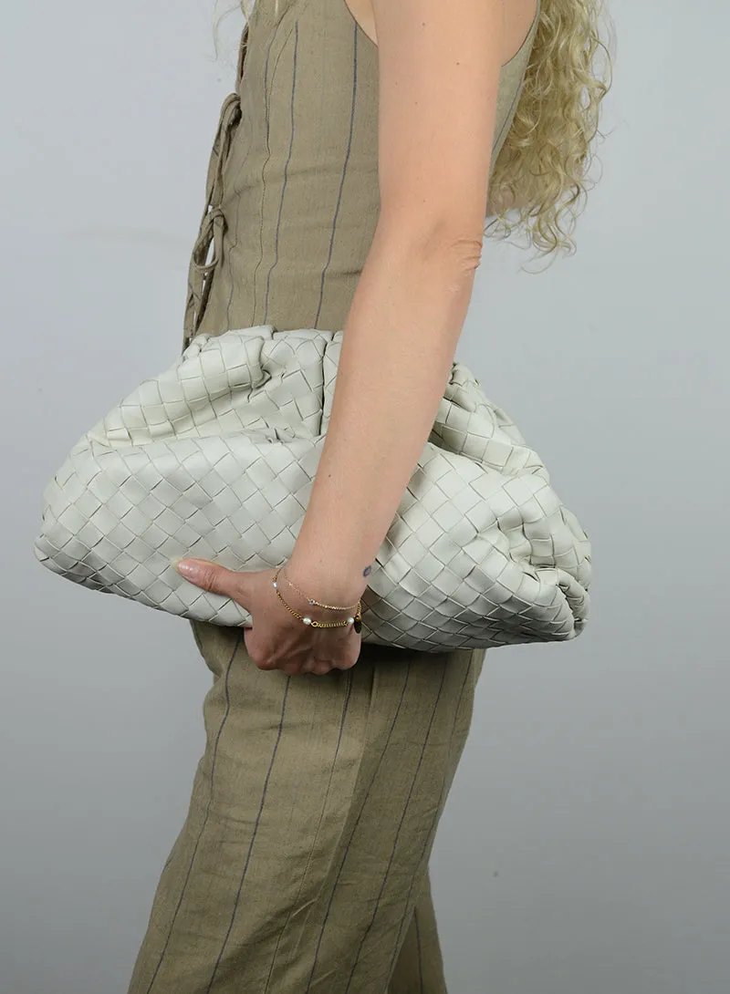 Bottega Veneta Maxi Pouch in pelle ghiaccio