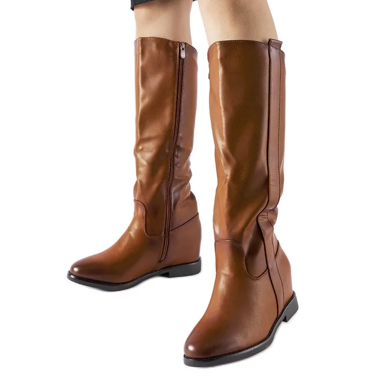 Brown boots with hidden wedges from Chieuti