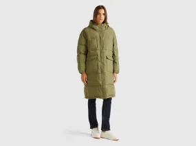 Long puffer jacket with recycled feathers - Military Green | Benetton