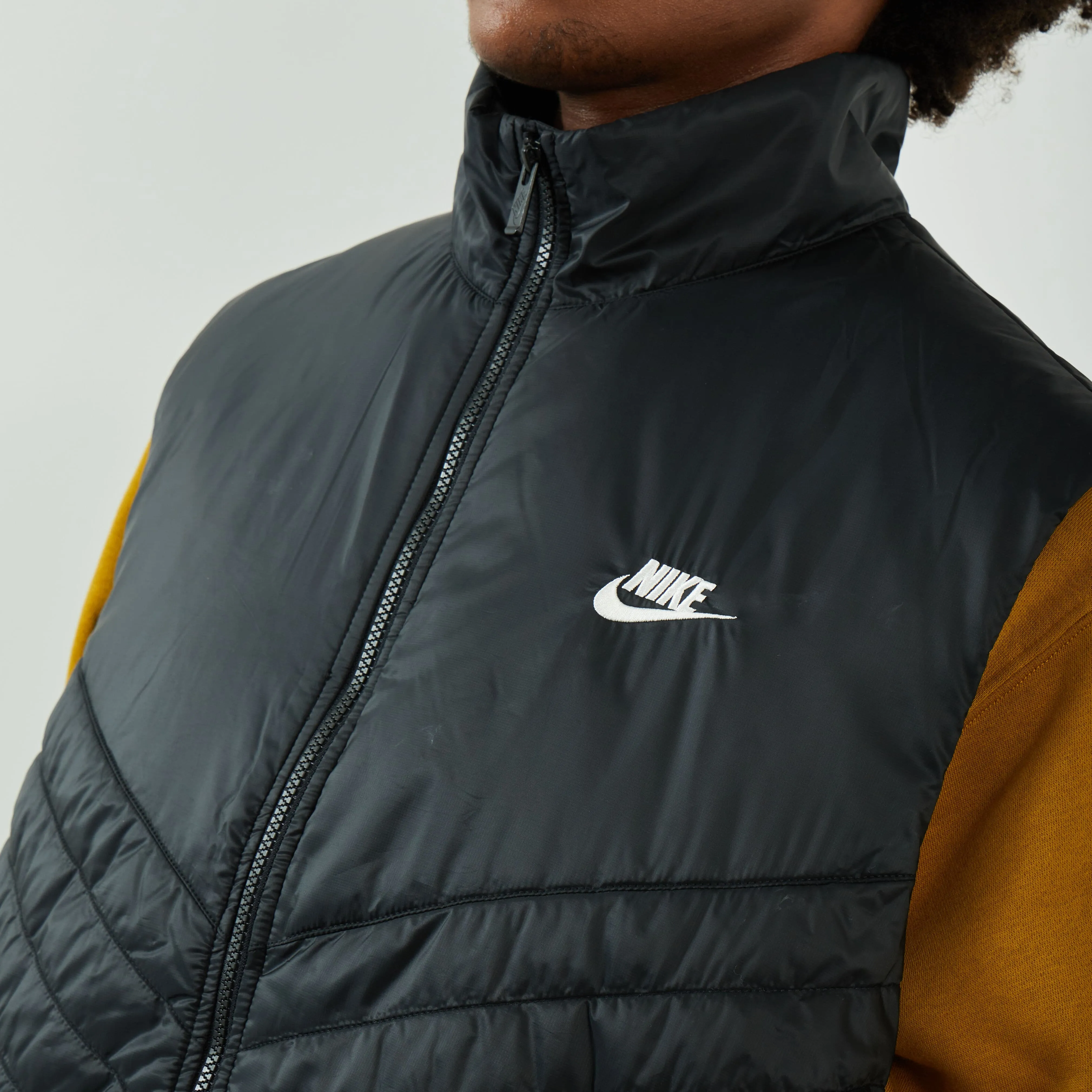 NIKE SLEEVELESS PUFFER JACKET