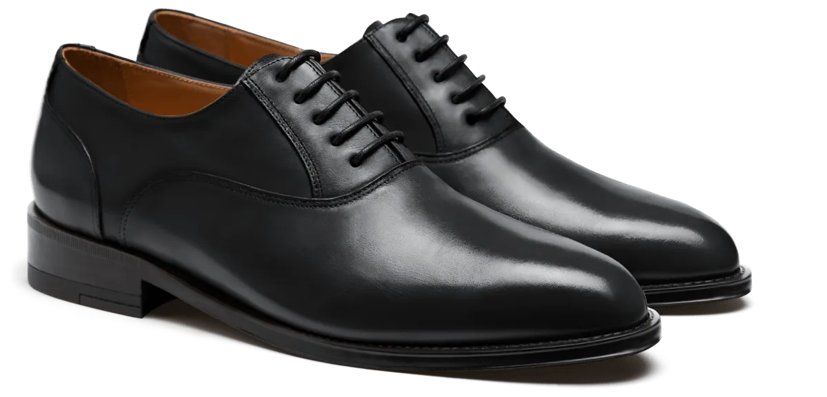 Oxfords in black leather