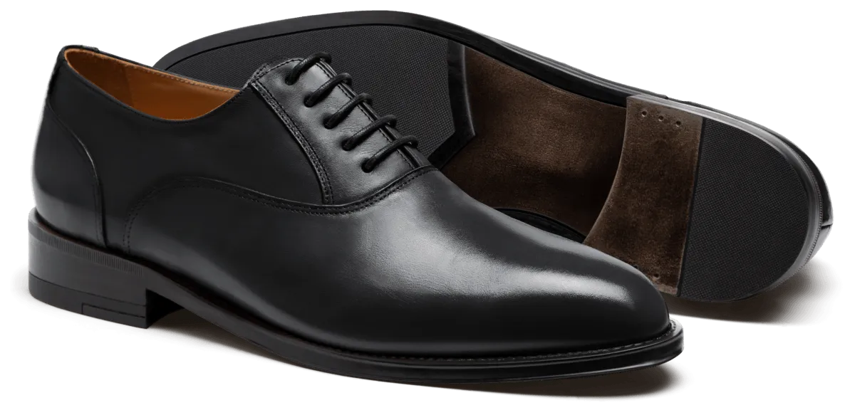 Oxfords in black leather