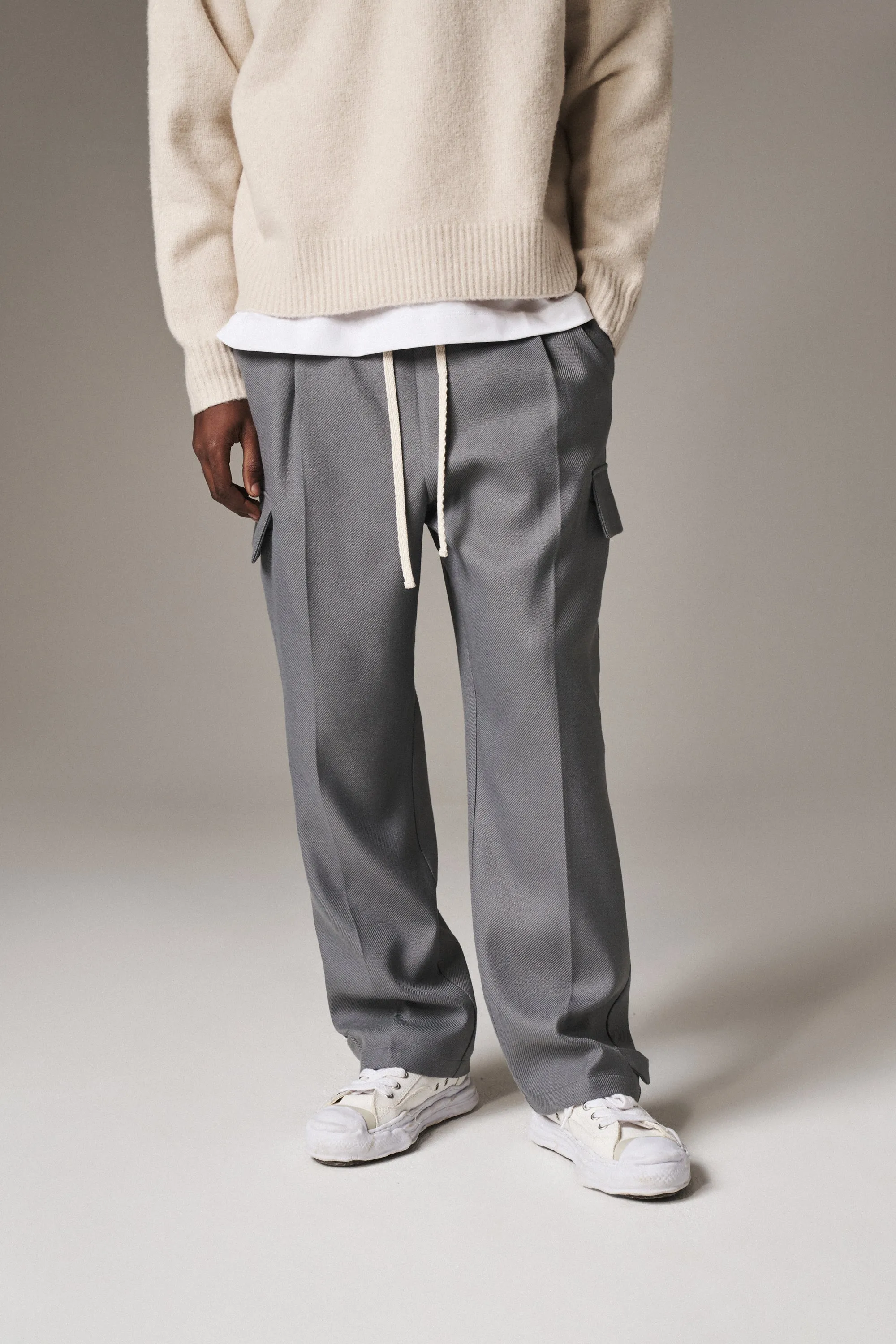 PLEATED WIDE LEG WOOL BLEND TROUSER - GREY