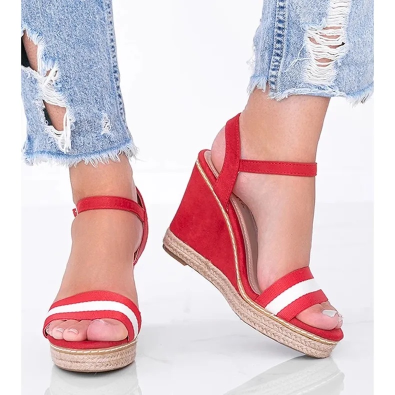 Red espadrilles on the Mona wedge