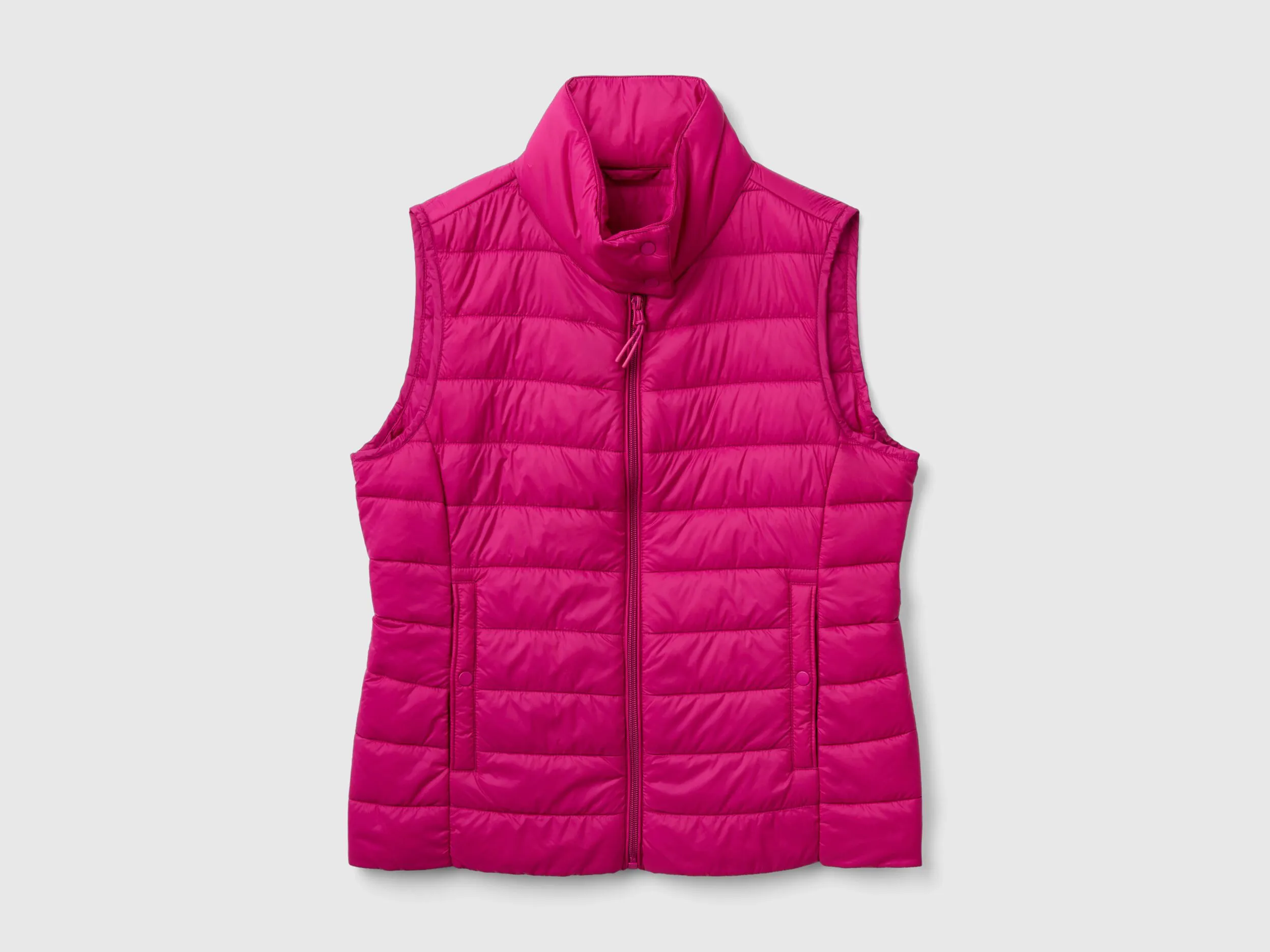 Sleeveless puffer jacket with recycled wadding - Cyclamen | Benetton